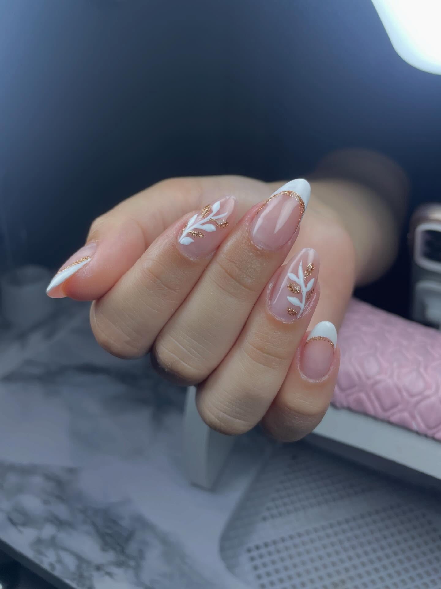 Alongamento em gel - Trabalho da Yasmin Sousa